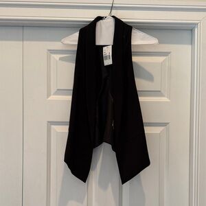 Cabi Stylish Black Sleeveless Vest